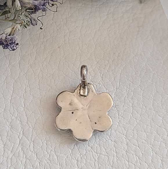 Boho turquoise flower pendant - Picture 4 of 7